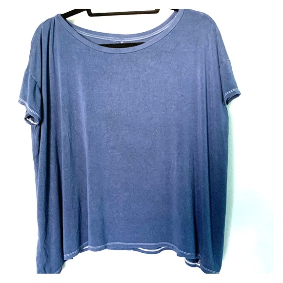 American Eagle Outfitters Tops - Beautiful blue flowy shirt!